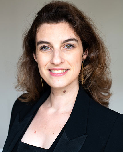 Dr.  Julia Berretta